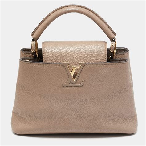 Products by Louis Vuitton: Capucines BB